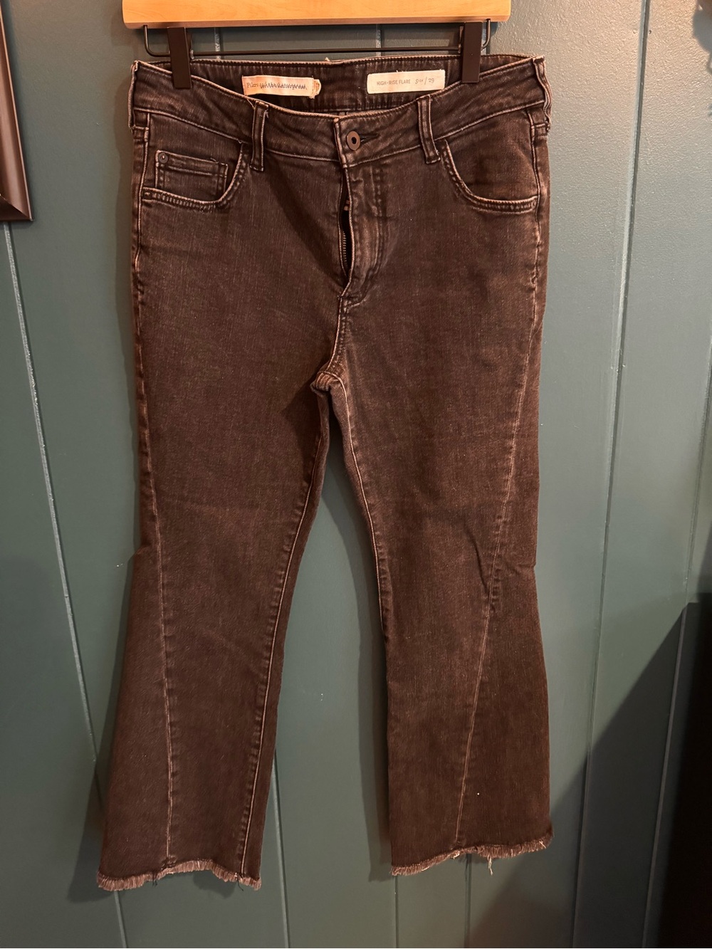 Anthropologie Pilcro HighRise Flare cropped ankle jeans size 29 faded black